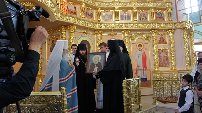 Чудо возрождения поруганной святыни
